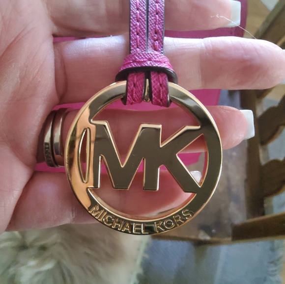 Michael Kors Large Saffiano Satchel Color Fuschia Beyond EUC - Picture 7 of 16